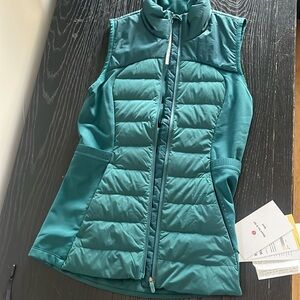 Lululemon Down for it All Vest. Storm Teal. Size 4. NWT.